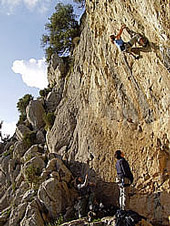 Climbing at Villanueva del Cauche